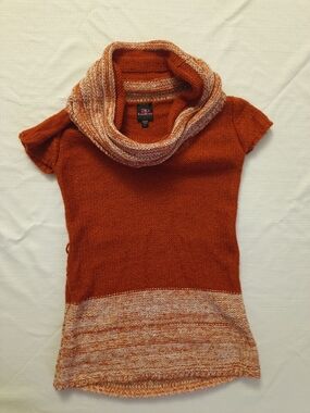 2B Bebe Burnt Orange Short-Sleeve Cowl Neck Sweater with Marled Cream Trim